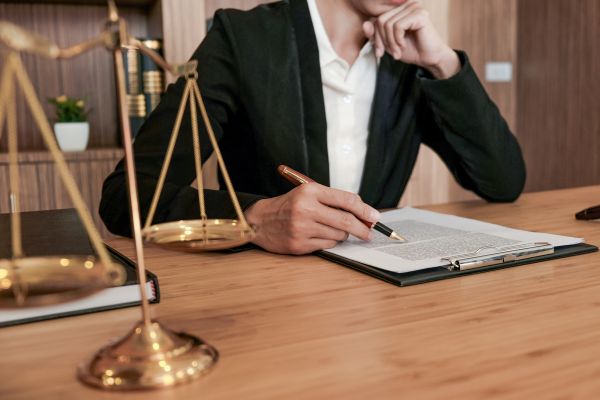 How to become a lawyer